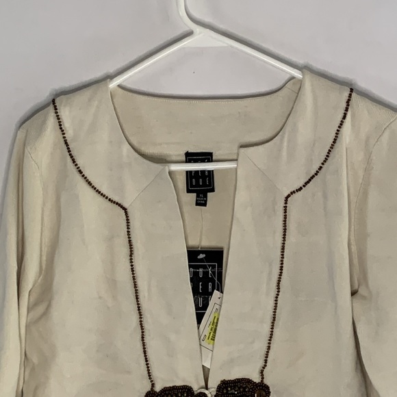 Due Per Due Polynesian Escapade ecru silk blend cardigan with wood bead trim - Picture 2 of 10